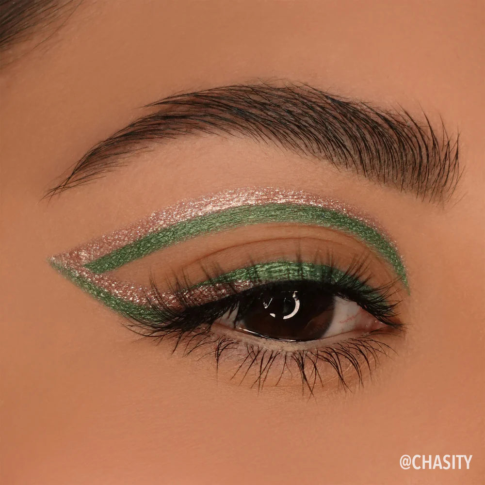 Statement Shimmer Liner