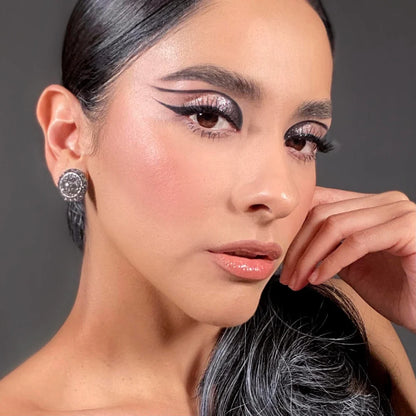 Diamond Daze Liquid Shadow